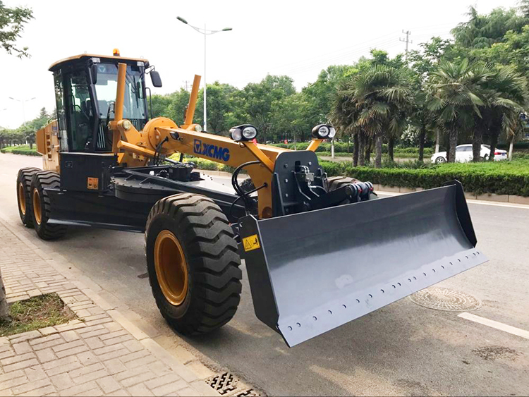 XCMG Official 215HP small motor graders GR215 new 16 ton motor grader with spare parts for sale